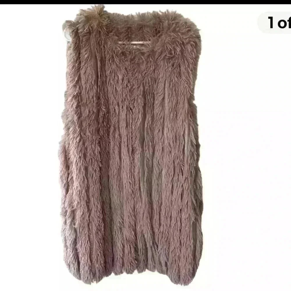 Greylin Anthropologie tan shaggy vest. Size small.